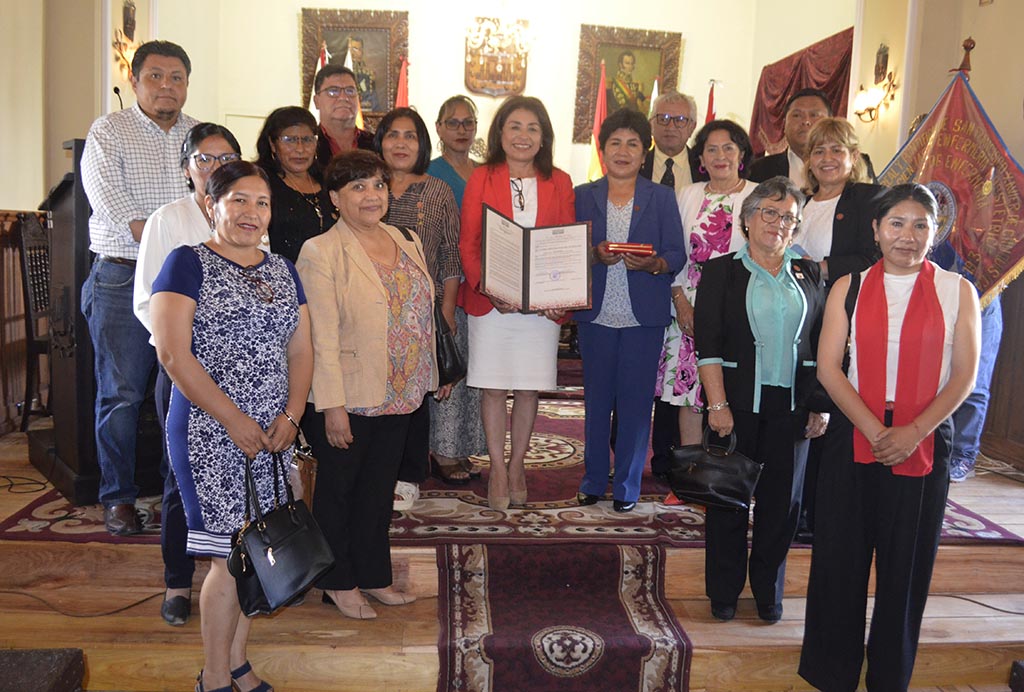 El Concejo Municipal de Sucre confiere a la facultad de Enfermería la Condecoración “Heroína Juana Azurduy de Padilla”