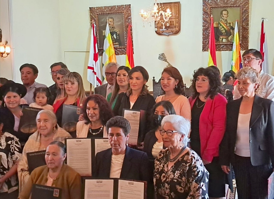 Concejo Municipal reconoció a la mujer universitaria boliviana