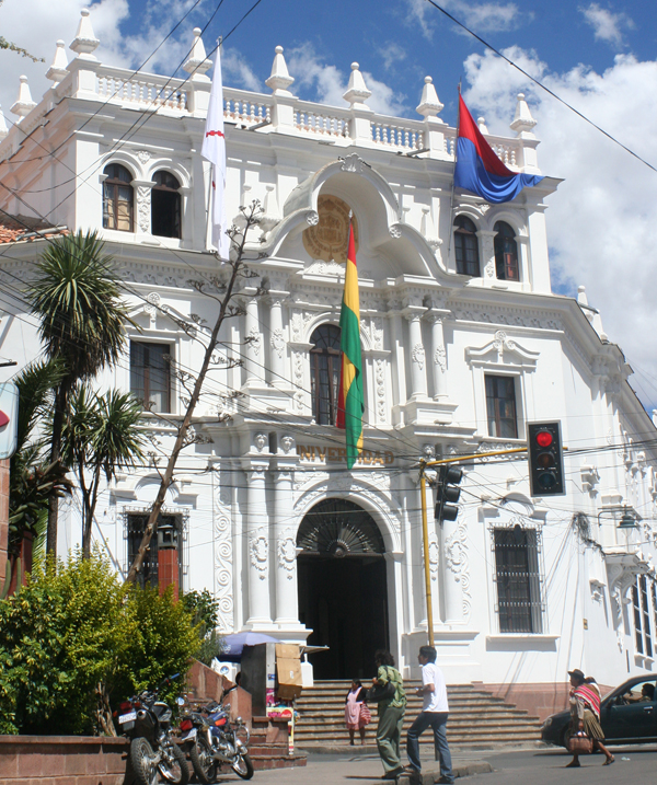 San Francisco Xavier será la primera Universidad del sistema boliviano en ser evaluada por la UDUALC