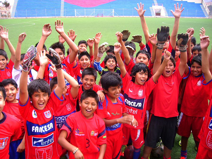 La institución deportiva más prestigiosa del sur del país: Medio millar de niños integran las escuelas deportivas del Club Universitario USFX