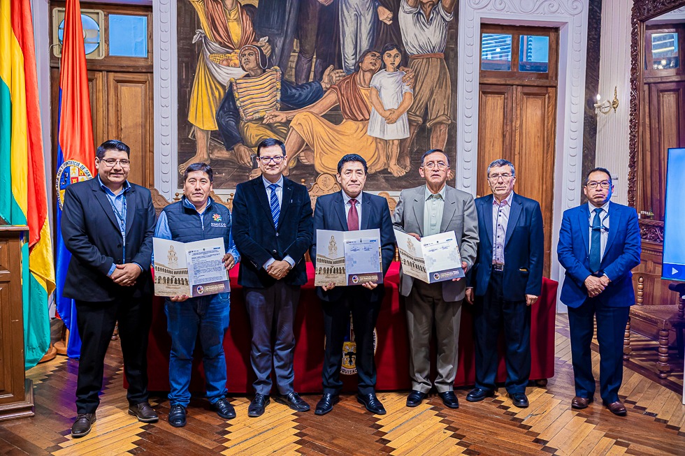 La Universidad capacitará a 200 maestros de Bolivia en ciencias exactas