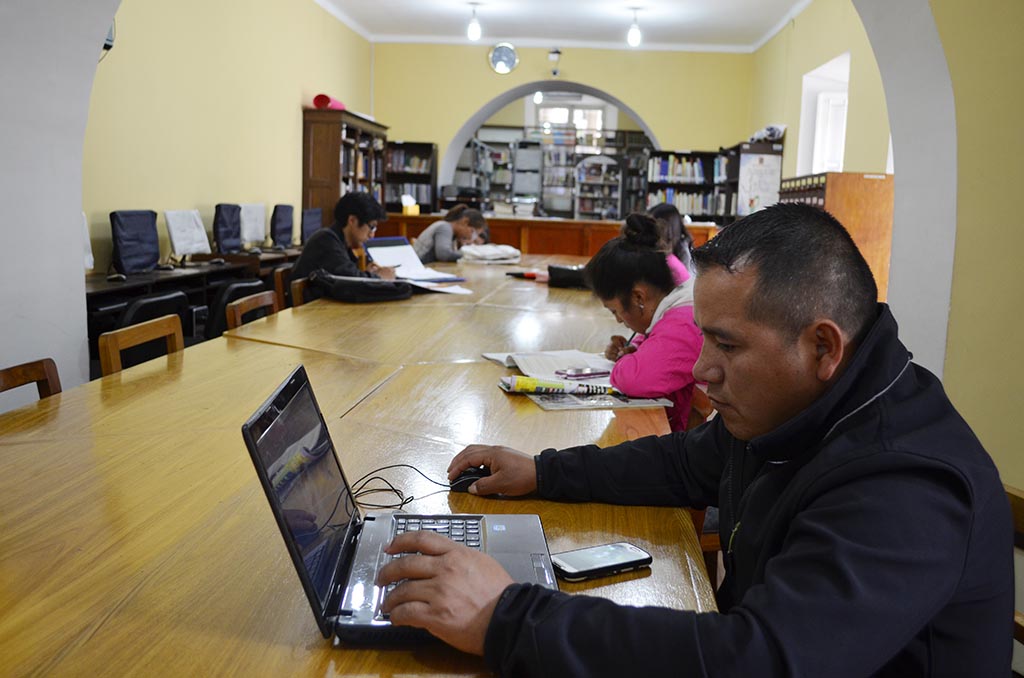 Docentes universitarios realizan el estudio sobre el impacto de la formación del grado y el posgrado en San Francisco Xavier